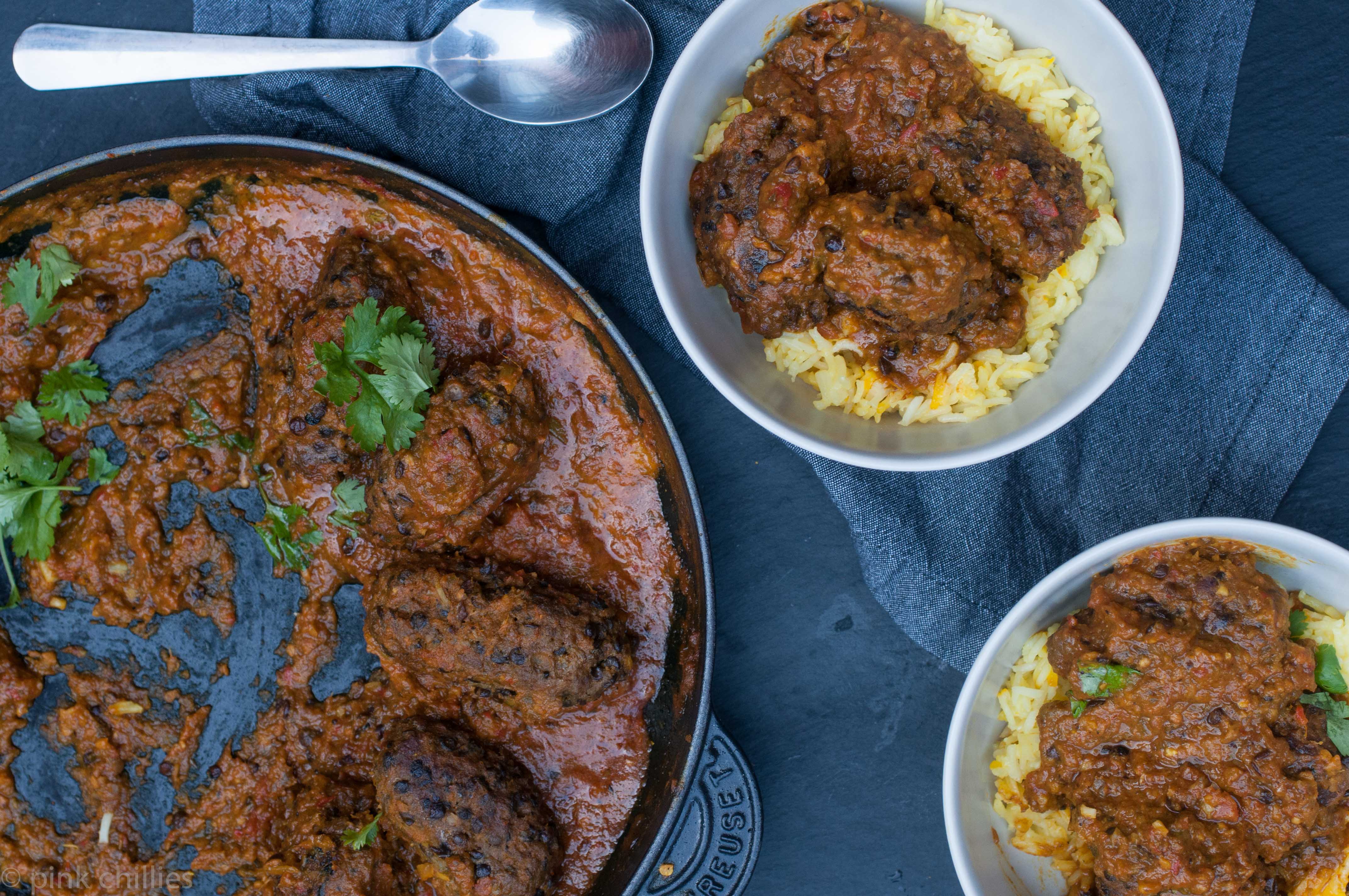 Curry Hackbällchen mit Basmatireis – pink chillies