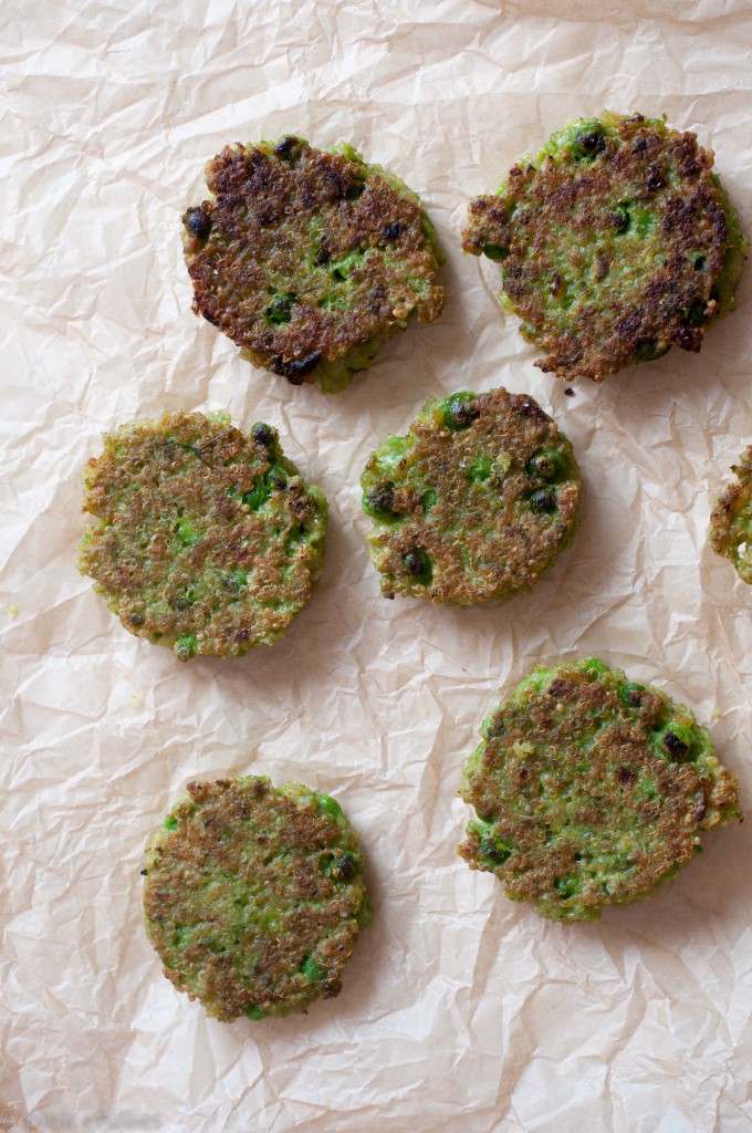 Erbsen-Quinoa-Taler – pink chillies